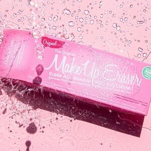 The Original MakeUp Eraser Pink